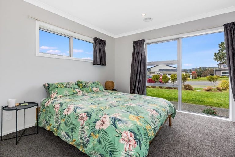 Photo of property in 105 Endeavour Drive, Whitby, Porirua, 5024