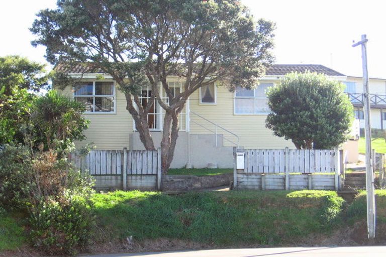 Photo of property in 13 Arero Place, Titahi Bay, Porirua, 5022