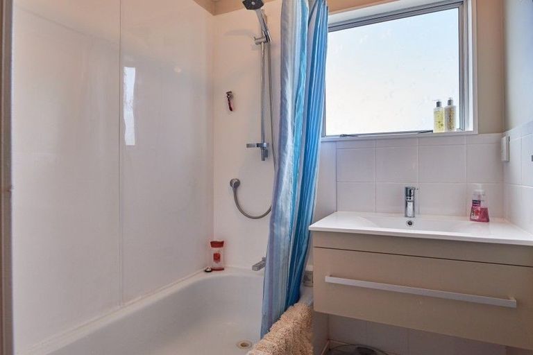 Photo of property in 10 Grange Place, Milson, Palmerston North, 4414