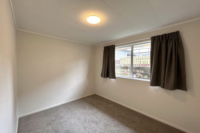 Photo of property in 2/127 Spinella Drive, Bayview, Auckland, 0629