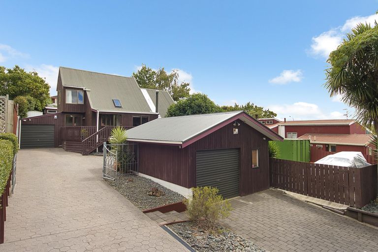 Photo of property in 10 Len Brown Place, Pukekohe, 2120