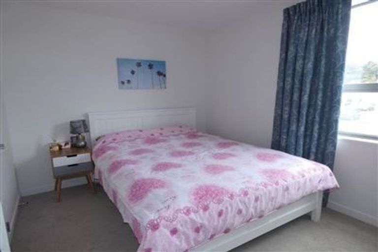 Photo of property in 15/2 Stone Street, Miramar, Wellington, 6022