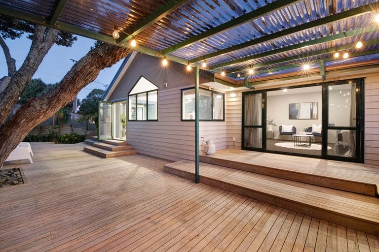 Photo of property in 108 Stanmore Bay Road, Stanmore Bay, Whangaparaoa, 0932