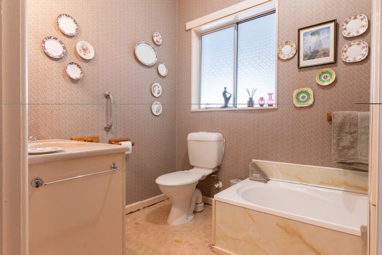 Photo of property in 6 Waterloo Street, Dannevirke, 4930