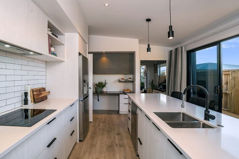 Photo of property in 10 Knightia Drive, Papamoa Beach, Papamoa, 3118