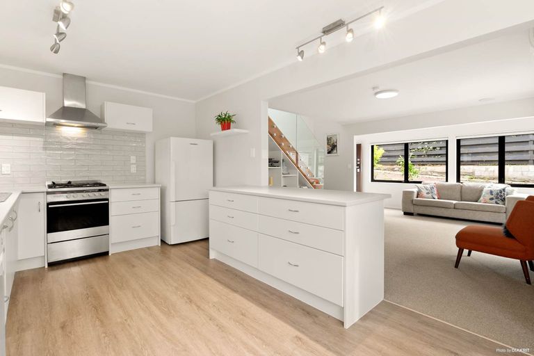 Photo of property in 10a Birman Close, Half Moon Bay, Auckland, 2012