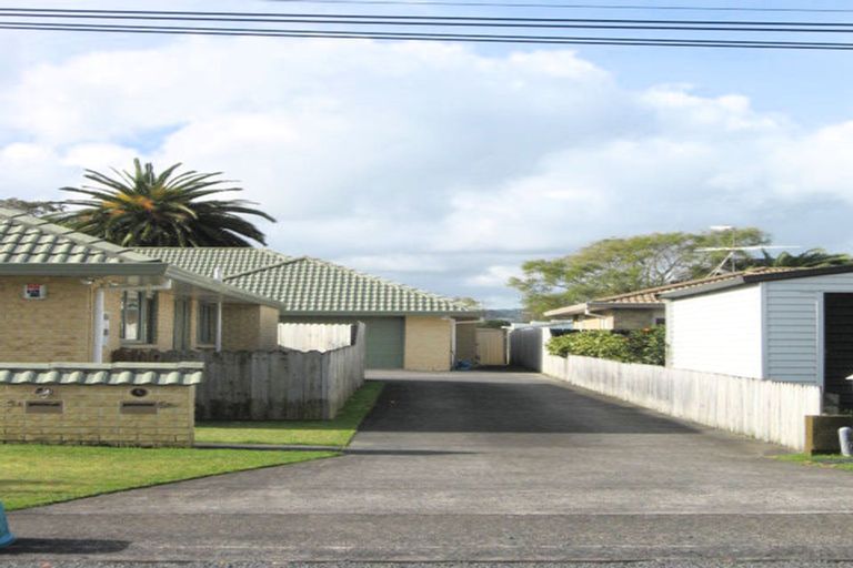 Photo of property in 2/5 Argyle Avenue, Pahurehure, Papakura, 2113