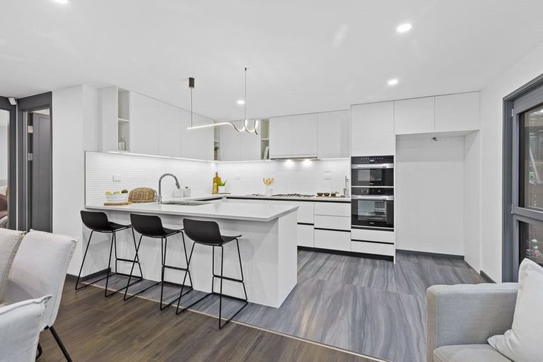 Photo of property in 48a Peter Terrace, Castor Bay, Auckland, 0620