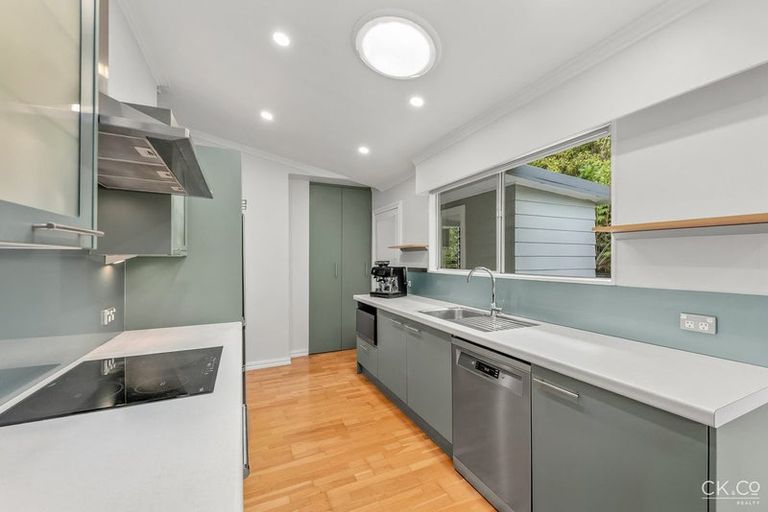 Photo of property in 32 Forest Road, Pinehaven, Upper Hutt, 5019