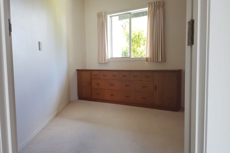 Photo of property in 5 Elizabeth Place, Mairangi Bay, Auckland, 0630