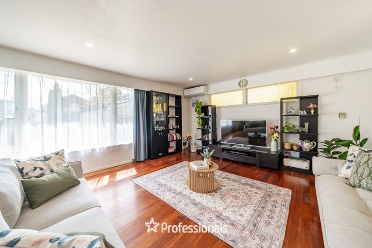 Photo of property in 10 Gray Avenue, Paraparaumu Beach, Paraparaumu, 5032