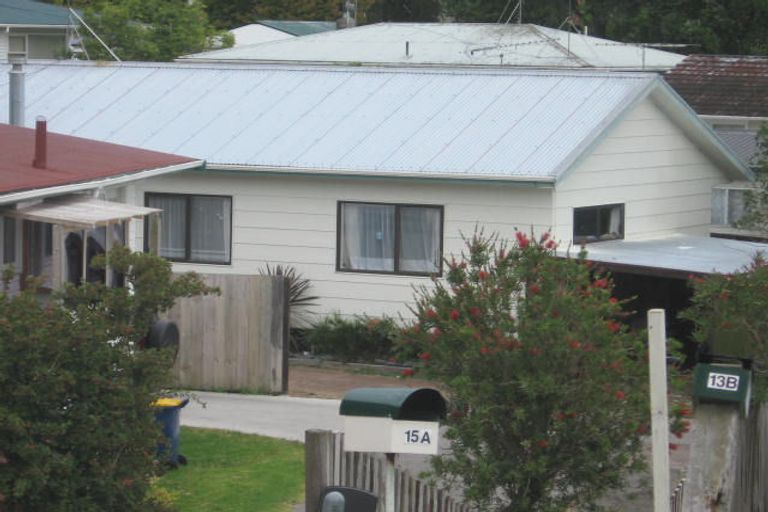 Photo of property in 2/15 Wykeham Place, Glenfield, Auckland, 0629