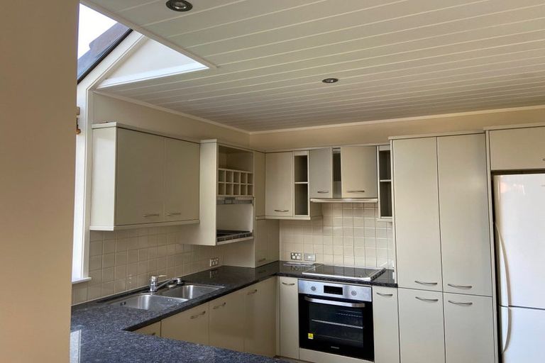 Photo of property in 20a Otakau Road, Milford, Auckland, 0620