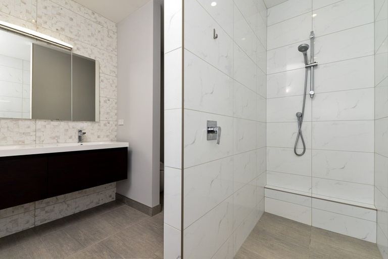 Photo of property in 33 Mike Smith Drive, Cambridge, 3434