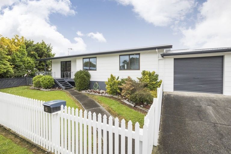 Photo of property in 15 Caroline Drive, Feilding, 4702