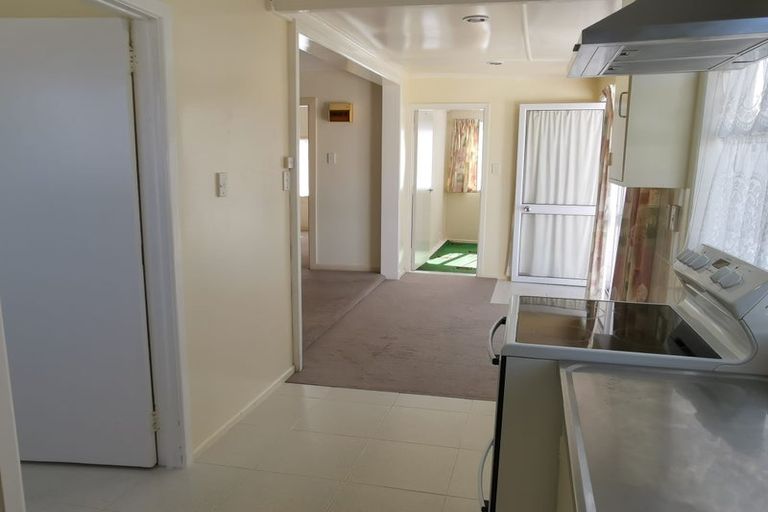 Photo of property in 44 Brandon Road, Glen Eden, Auckland, 0602