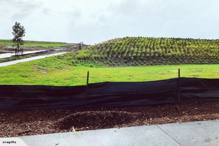 Photo of property in 12 Tawatawa Street, Long Bay, Auckland, 0630