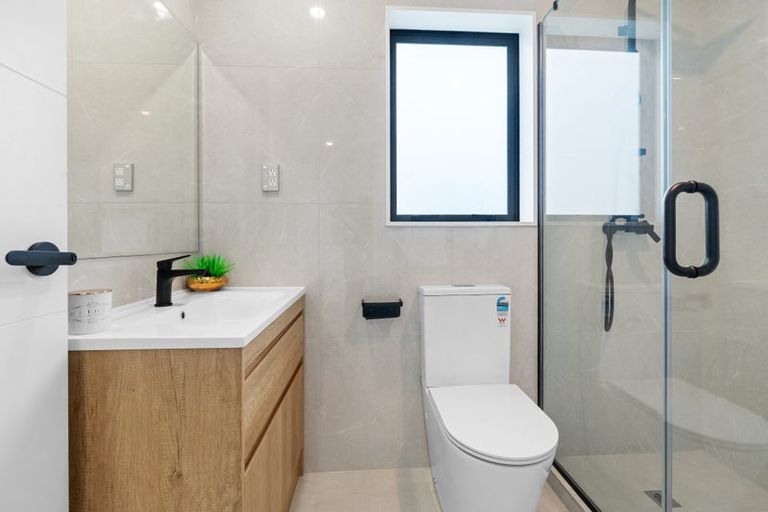 Photo of property in 8f Claridge Street, Glen Eden, Auckland, 0602