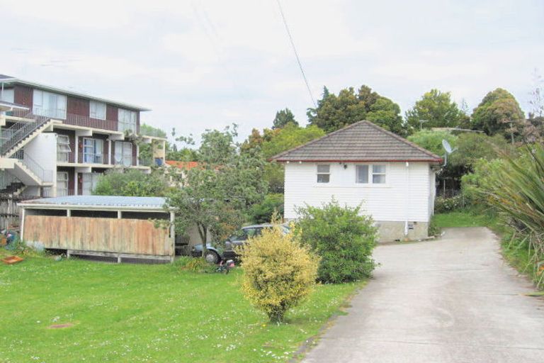 Photo of property in 2b/4118 Great North Road, Glen Eden, Auckland, 0602