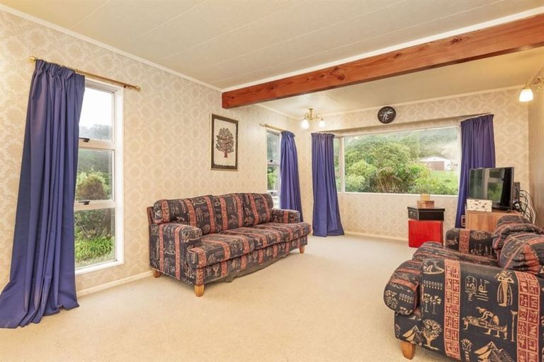 Photo of property in 95-97 Percy Dyett Drive, Karori, Wellington, 6012