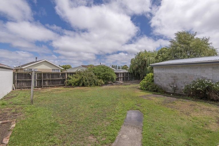 Photo of property in 472 Mairehau Road, Parklands, Christchurch, 8083