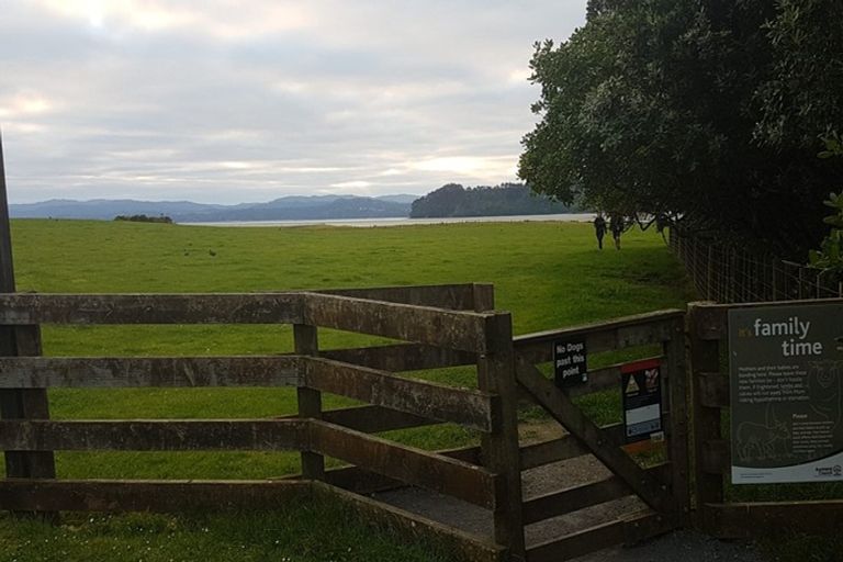 Photo of property in 2/7 Ashcroft Avenue, Mangere Bridge, Auckland, 2022