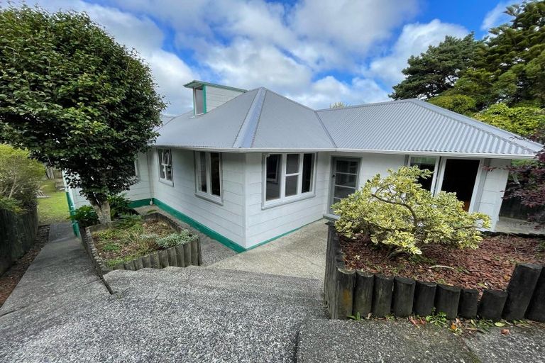Photo of property in 29 Prospect Terrace, Johnsonville, Wellington, 6037