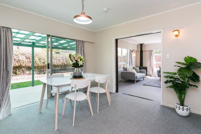 Photo of property in 7a Weathers Place, Taradale, Napier, 4112