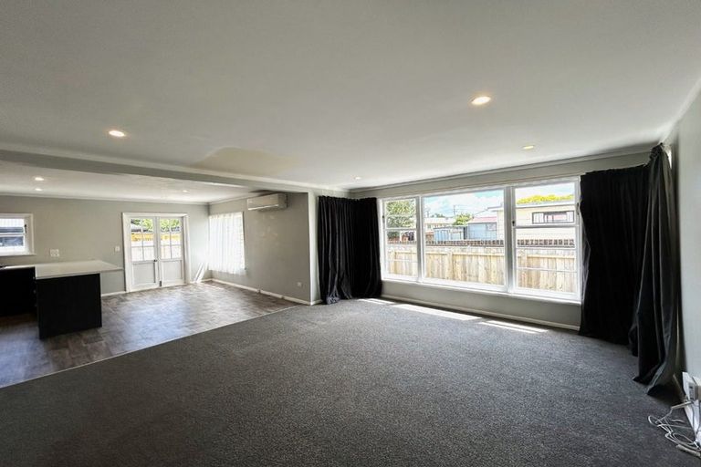 Photo of property in 14 Peel Place, Wainuiomata, Lower Hutt, 5014