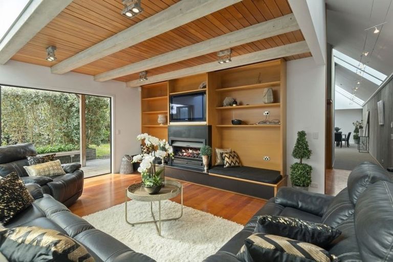 Photo of property in 3 Merivale Lane, Merivale, Christchurch, 8014