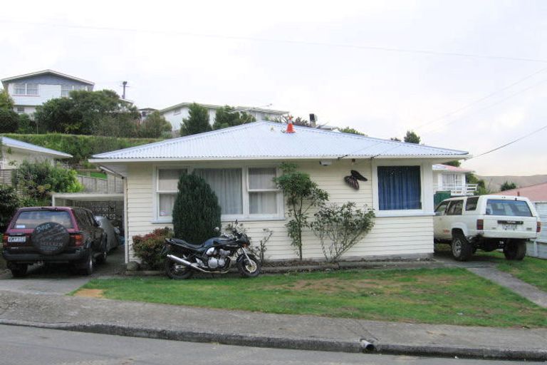 Photo of property in 47 Catherine Crescent, Paparangi, Wellington, 6037