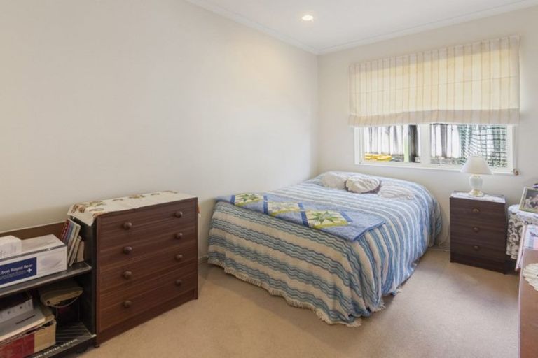 Photo of property in 20 Emmerdale Avenue, Papakura, 2110