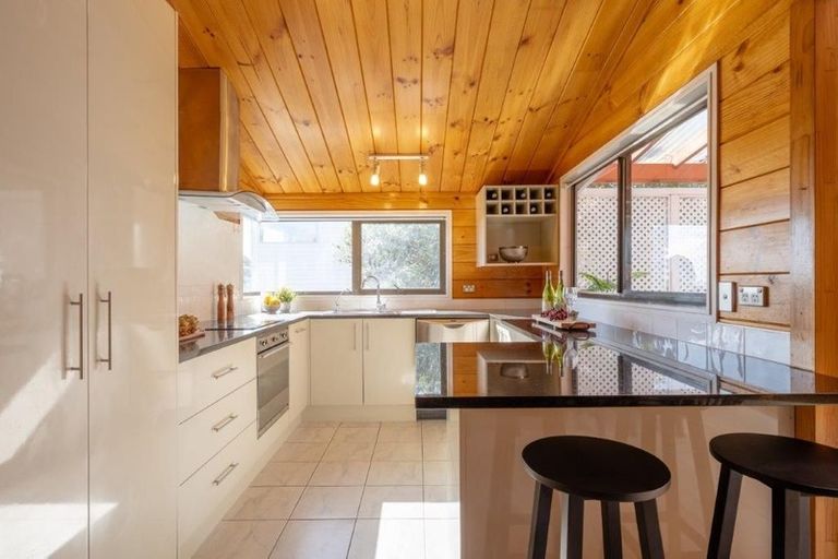 Photo of property in 36 Pigeon Mountain Road, Half Moon Bay, Auckland, 2012