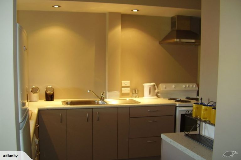 Photo of property in 27 Olliviers Road, Phillipstown, Christchurch, 8011