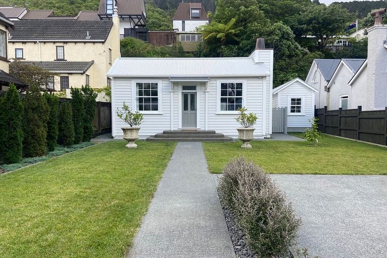 Photo of property in 240 Tinakori Road, Thorndon, Wellington, 6011