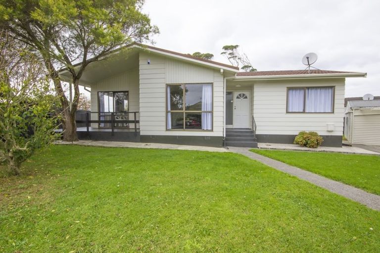 Photo of property in 15 Rangataua Place, Manurewa, Auckland, 2102