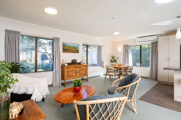 Photo of property in 27 Golding Road, Taradale, Napier, 4112