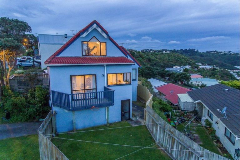 Photo of property in 2 Kaikoura Street, Maupuia, Wellington, 6022