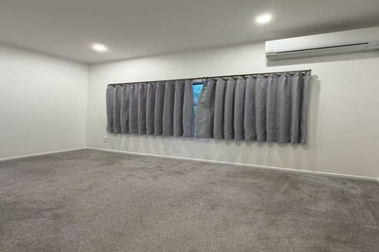 Photo of property in 1/63 Rangeview Road, Sunnyvale, Auckland, 0612