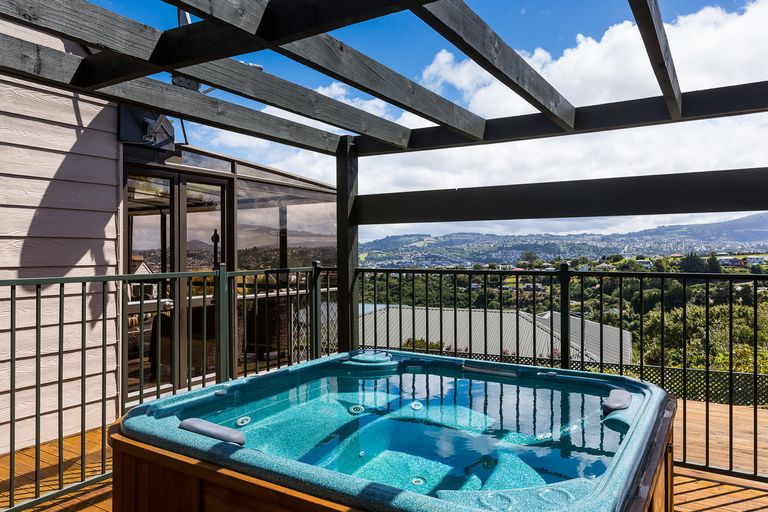 Photo of property in 5 Beverley Place, Waverley, Dunedin, 9013