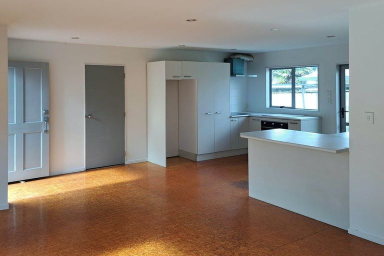 Photo of property in 3 Mildmay Road, Henderson, Auckland, 0610