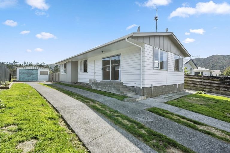Photo of property in 18 Stockdale Street, Wainuiomata, Lower Hutt, 5014
