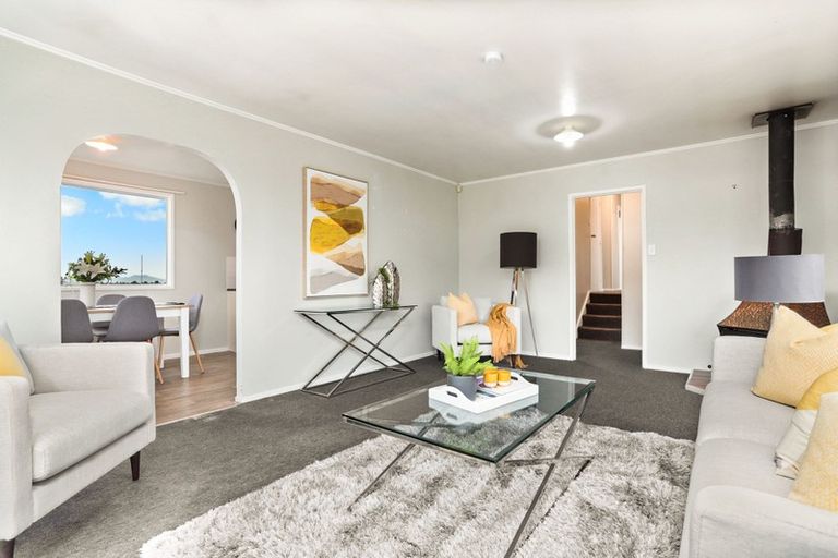 Photo of property in 20 Trias Road, Totara Vale, Auckland, 0629