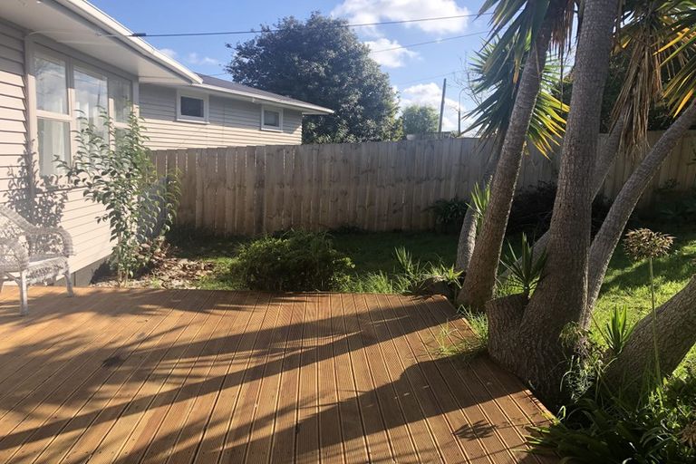 Photo of property in 65 Bond Crescent, Forrest Hill, Auckland, 0620