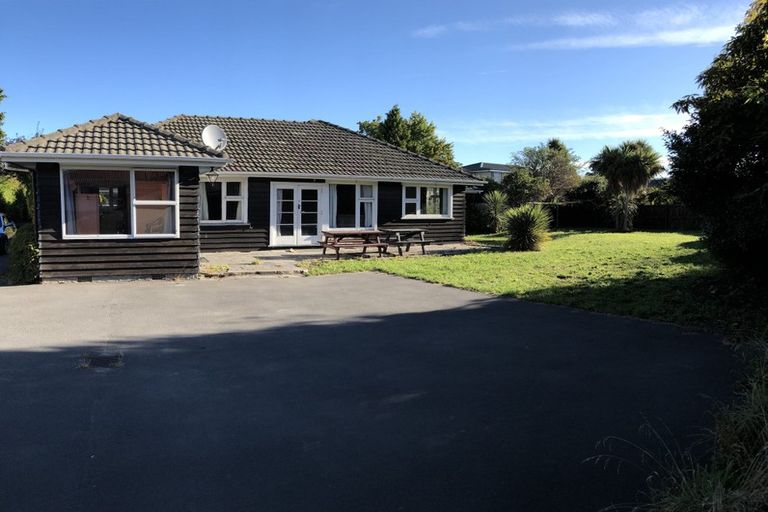 Photo of property in 310 Riccarton Road, Upper Riccarton, Christchurch, 8041