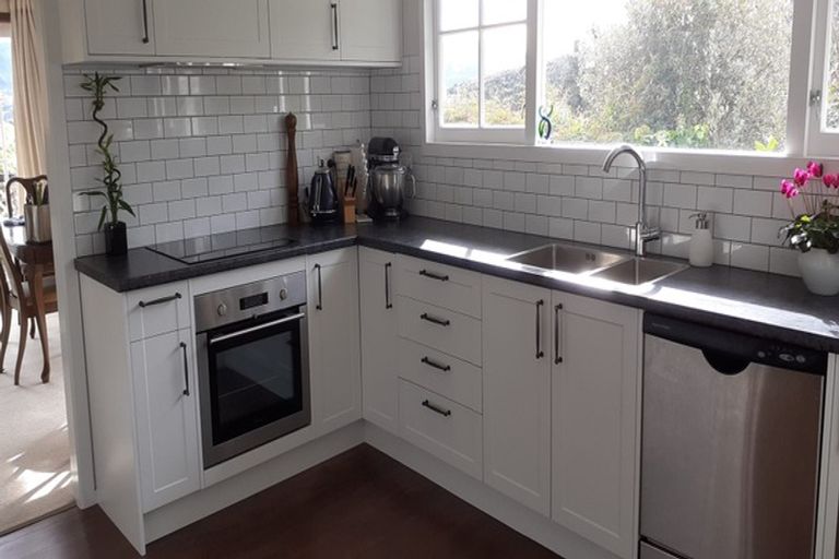 Photo of property in 6 Kerkwall Drive, Naenae, Lower Hutt, 5011