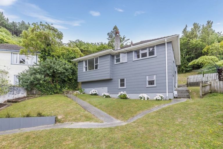 Photo of property in 14 Greer Crescent, Tawa, Wellington, 5028