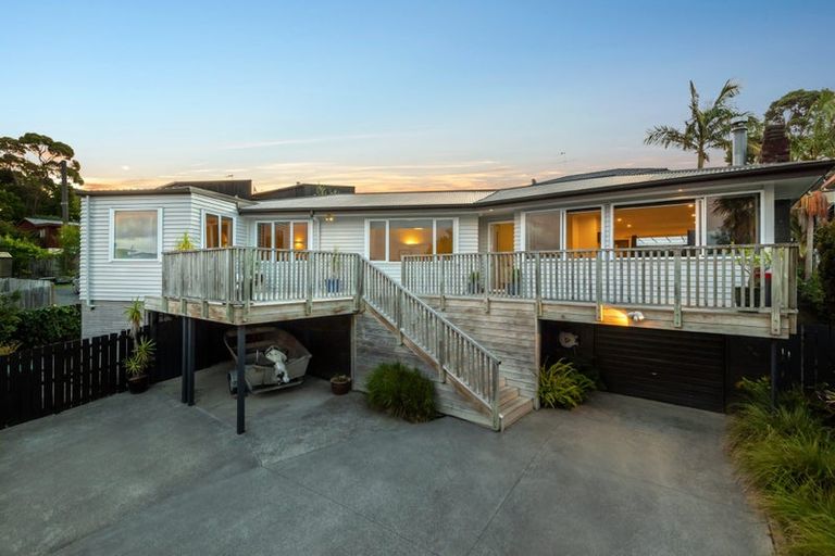 Photo of property in 2/40 Hebron Road, Waiake, Auckland, 0630