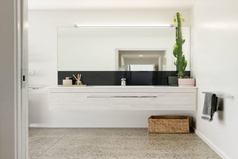 Photo of property in 16 Betty May Drive, Pyes Pa, Tauranga, 3173