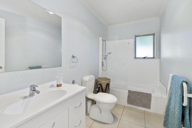 Photo of property in 70c Kayes Road, Pukekohe, 2120